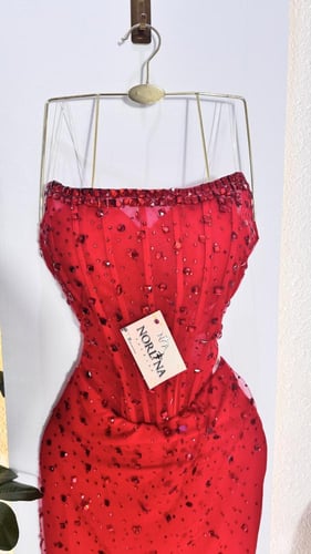 فستان دم الغزال مرصع كرستال