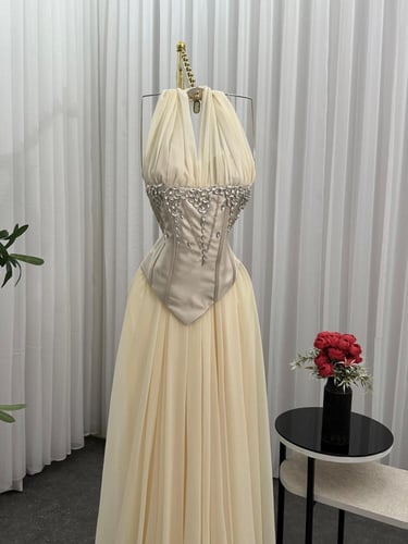 فستان شروق المميز