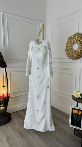 فستان بتطريز كرستال