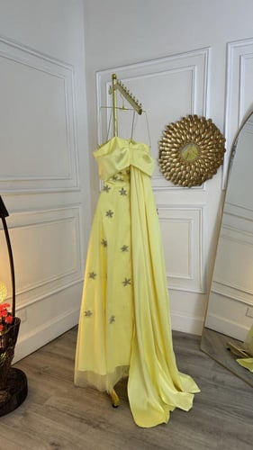 فستان سهره بتطريز نجوم