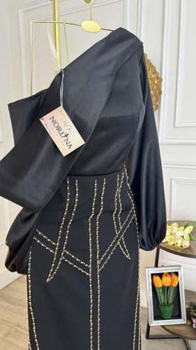 فستان اسود ملكي