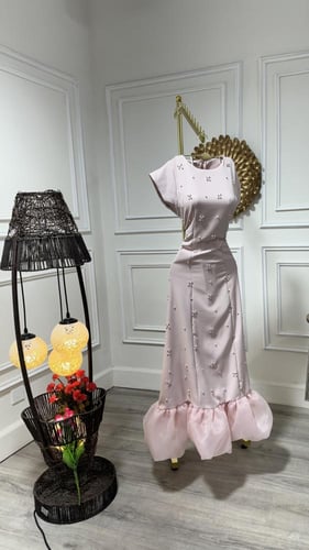 فستان بالؤلؤ