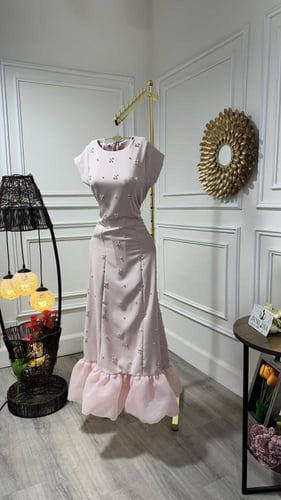 فستان بالؤلؤ