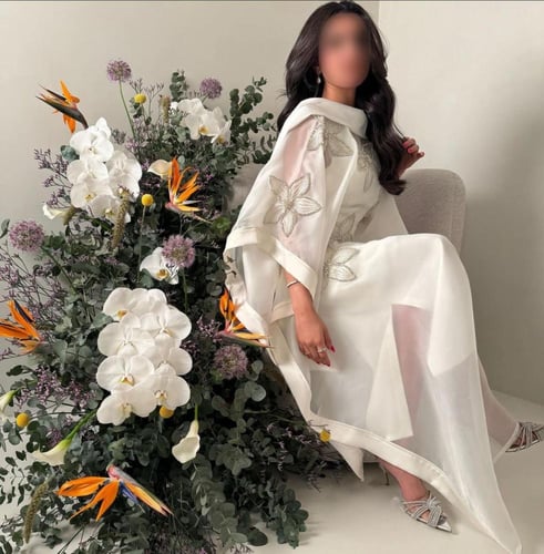 جلابية فجر الانيقه بشك يدوي ع شكل نجوم