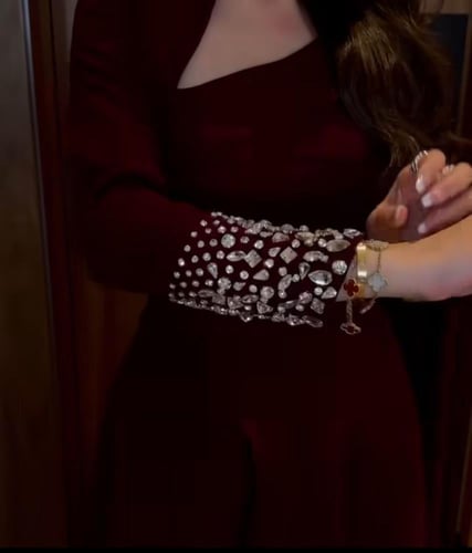 فستان انيق بكم تطريز كرستال