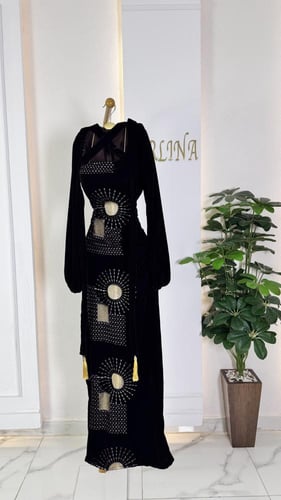 فستان قطيفه بتطريز كمبيوتر بشكل راقي