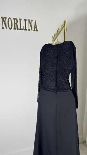 فستان اسود بصدريه دانتيل