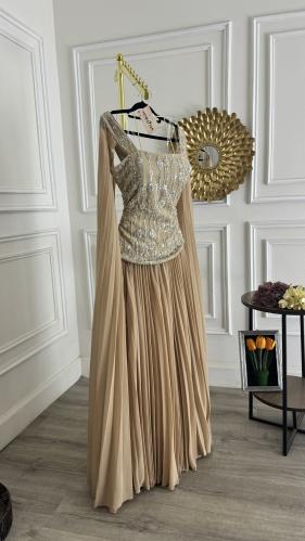 فستان بكسرات بليسيه