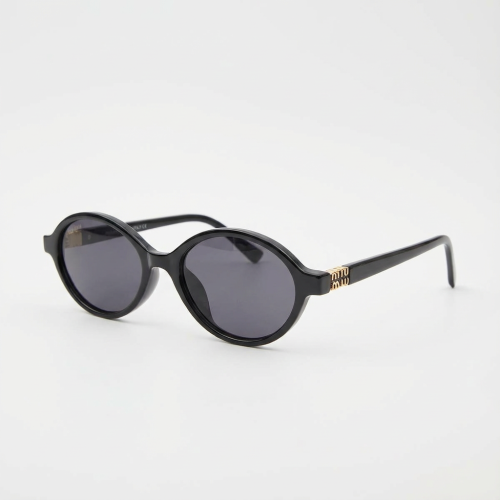 نظارة شمسية نسائية ميو ميو لون اسود