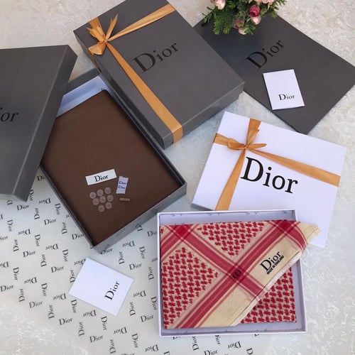 طقم رجالي شتوي ديور قماش & شماغ