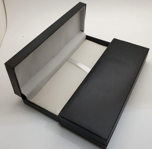 قلم مونت بلانك اسود ذهبي