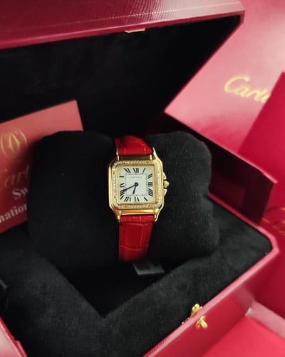 ساعة نسائية كارتير جلد