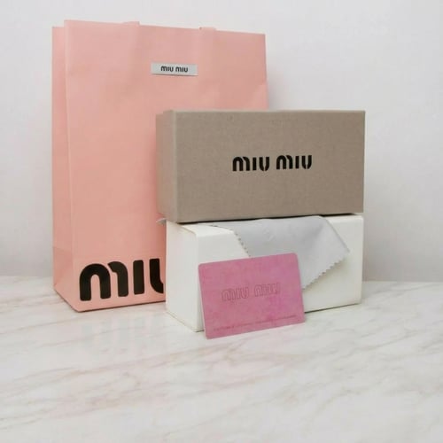 نظارة شمسية نسائية لون اسود