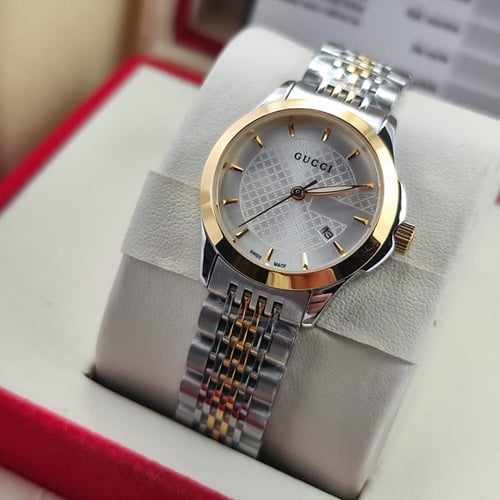 ساعة قوتشي نسائية فضي ذهبي