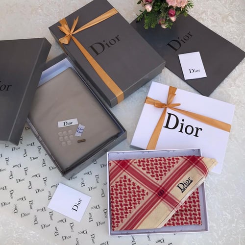 طقم رجالي شتوي ديور قماش & شماغ