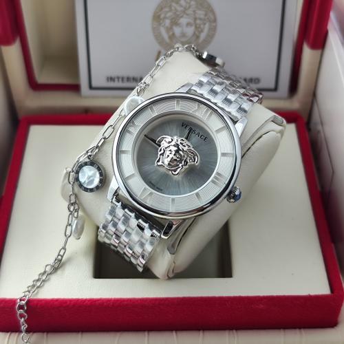 ساعة نسائية ماركة فرزاتشي فضي