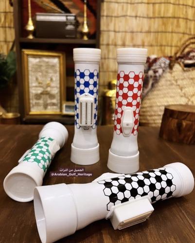 كشاف "كرة القدم" بأربع ألوان مختلفة، مخزن تخزين مم...