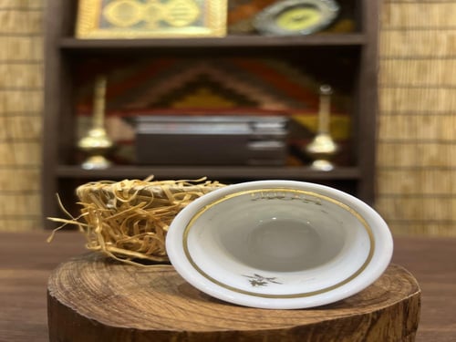 من أندر الفناجيل وأجملها؛ فنجال يعيش الملك مذهّب؛...