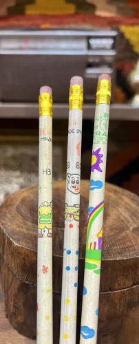 أقلام رصاص قديمة غنية عن التعريف، كانت تستخدم فترة...