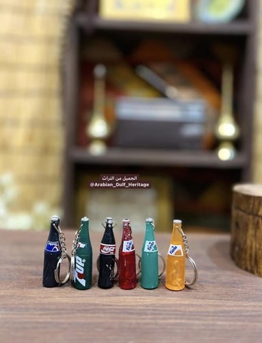من البنود المميزة مجموعة ميداليات بأشكال متنوعة من...