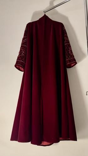 عباية مخمل برغندي