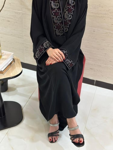 عباية سارة