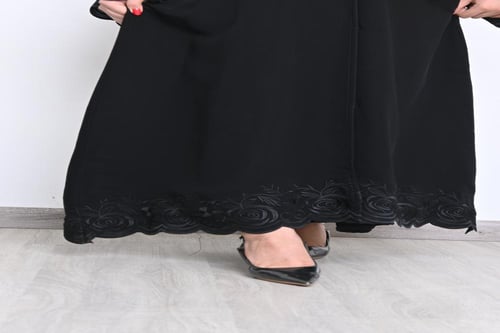 عباية تطريز أسود