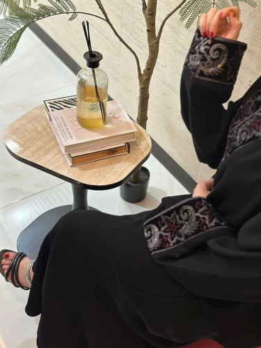 عباية سارة