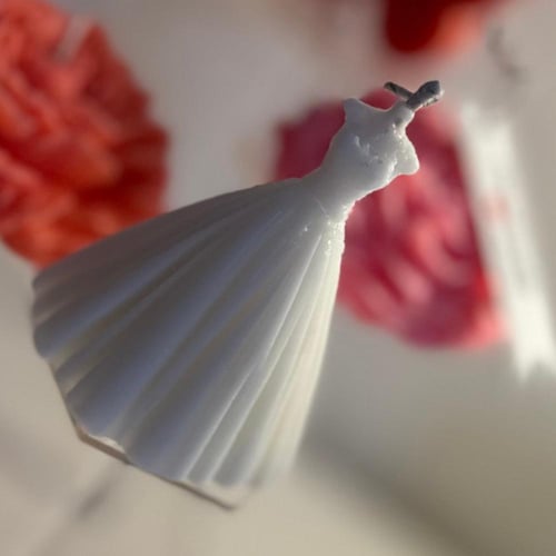 شمع فستان الزفاف