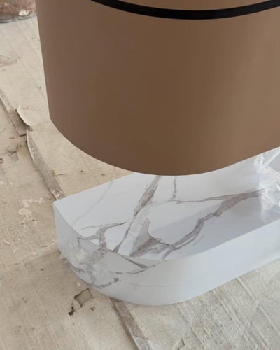 ديكور فاصل لشاشة معلّقه بزوايا كيرف