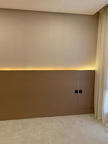 خلفية سرير مع بروز بأستخدام بديل الشيبورد مع إضافة...