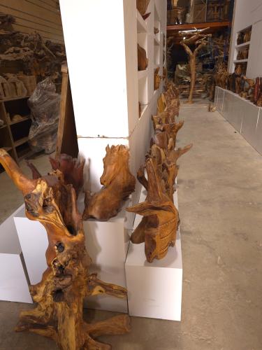 تحف مصنوعه من خشب طبيعي