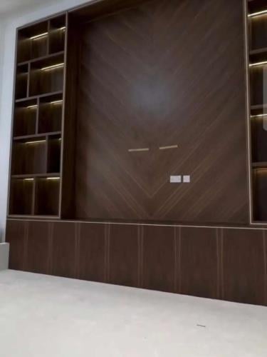 مكتبه شاشه بتصميم رسمي