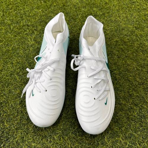 حذاء كورة Nike