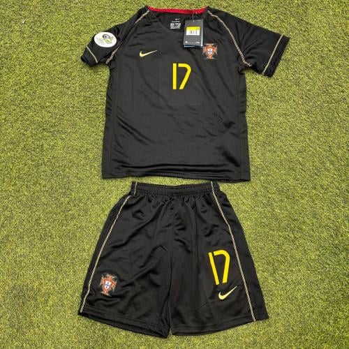 طقم البرتغال الثاني 2006