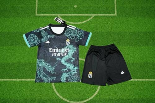 طقم ريال مدريد نسخة التنين ( شبابي-أطفال ) 2025/26