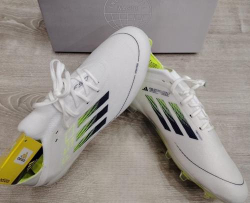 حذاء كورة adidas