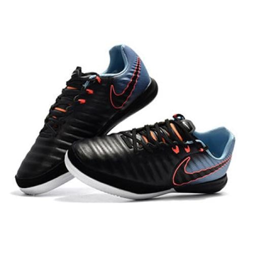 حذاء Nike