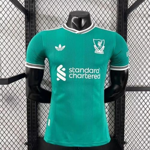 تي شيرت ليفربول الأبيض فئة اللاعبين 2026/25