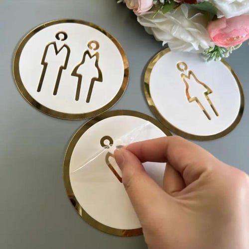 4 قطع من لافتات دورات المياه ( رجال - سيدات )