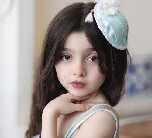 Elegant hat