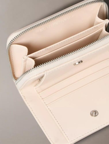 محفظة كالفن كلاين - Calvin Klein wallet