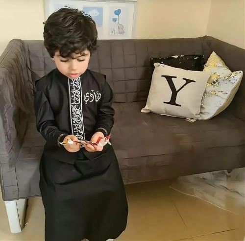 ثوب أطفال بالاسم لون اسود