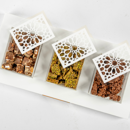 صندق اكريلك فاخر مقسم 3 أقسام : يحتوي على : كرانشي...