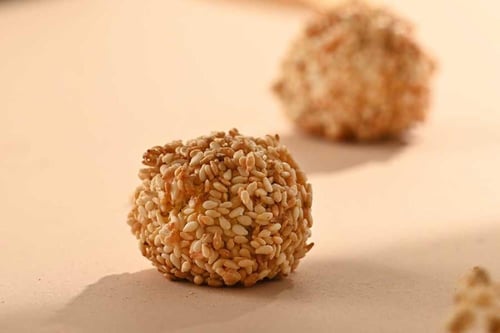 ضيافة مميزة: تبسي معمول السمسم