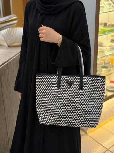 حقيبة توت باق برادا كبير