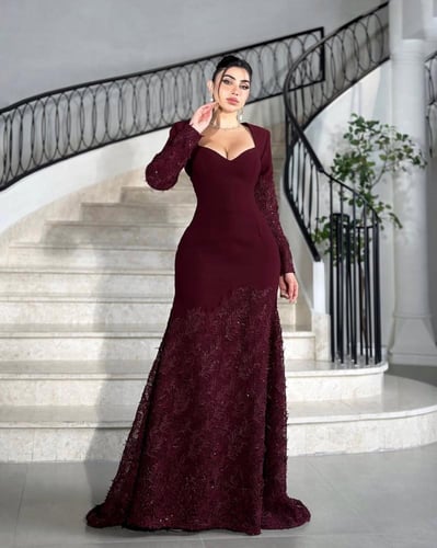 فستان عنابي مطرز فخم