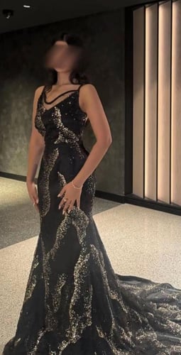 فستان ملكه فخم اسود