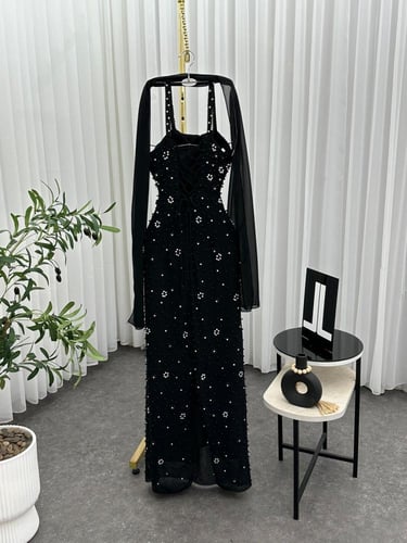 فستان اسود فخم