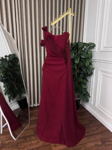 فستان بسمه احمر فخم